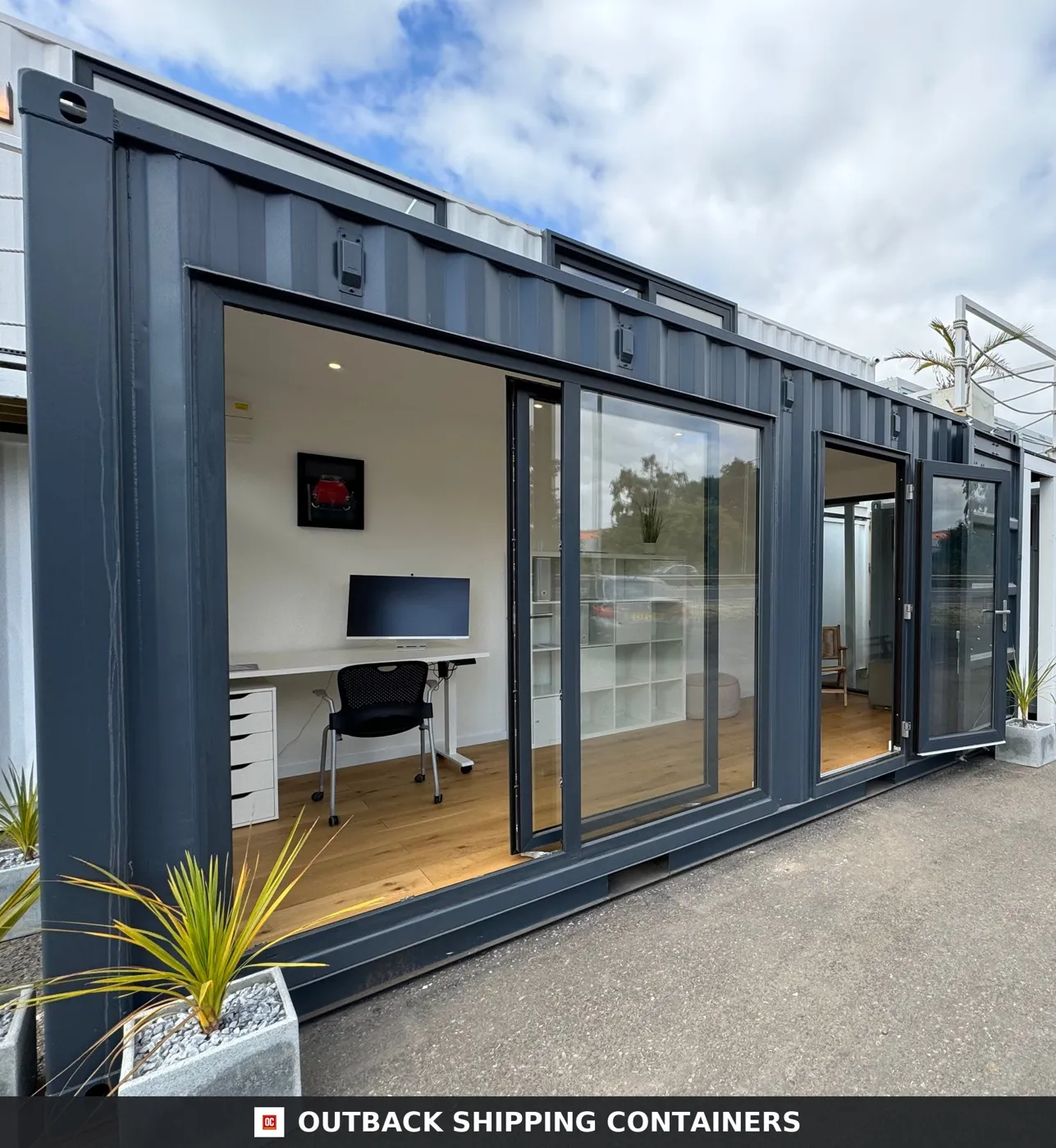 20x8ft CUSTOM SHIPPING CONTAINER CONVERSION — Portable Building — Garden Office — No 935