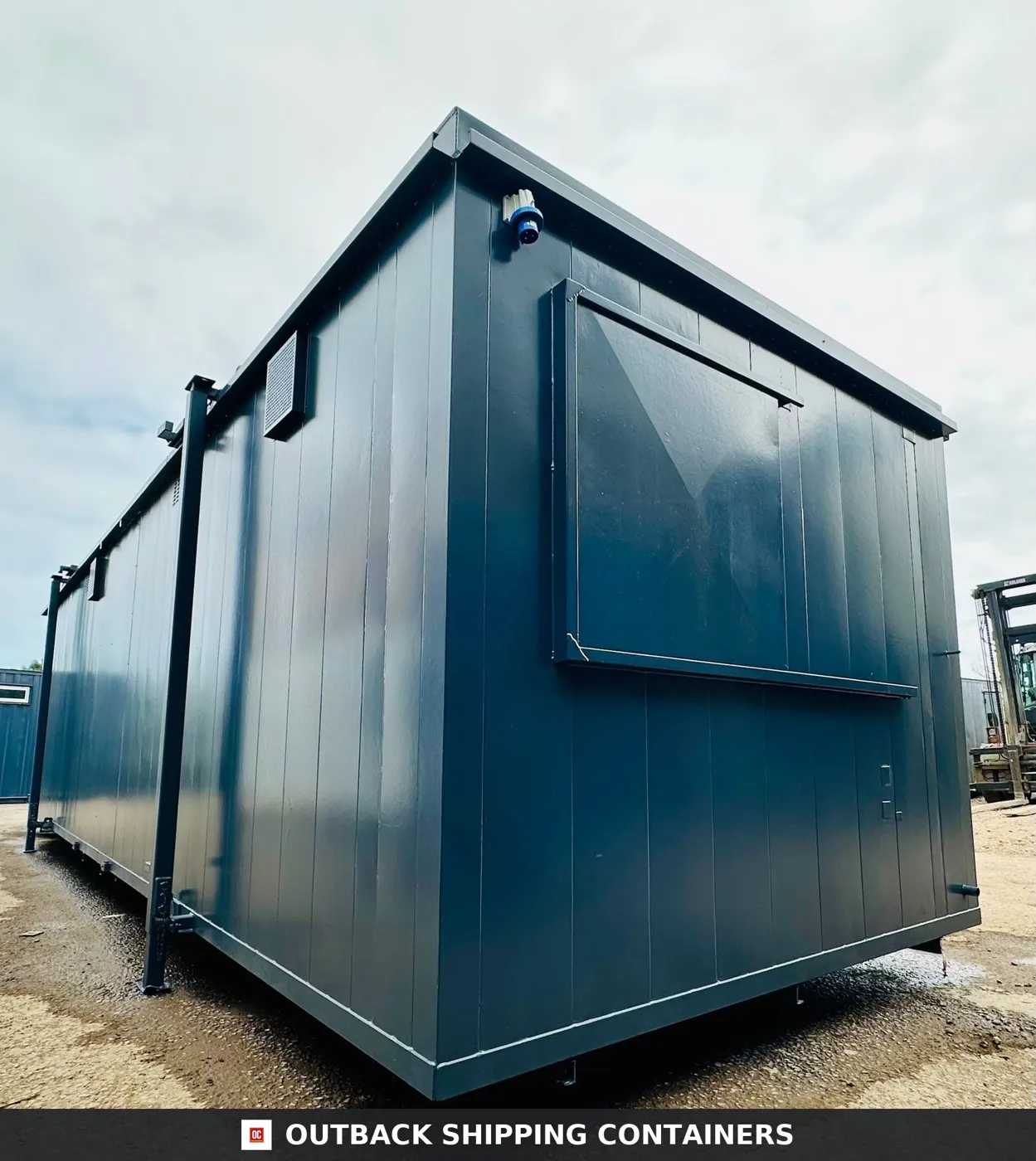 32 x 10 ft Anti-Vandal Cabin — 2+1 Toilet + Twin Shower Room — Changing Room — 50/50 Split — No 1077